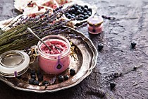 С черникой